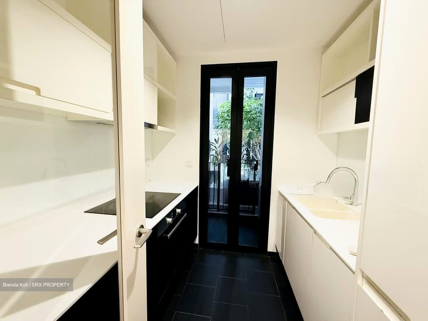 Village @ Pasir Panjang (D5), Condominium #575419301